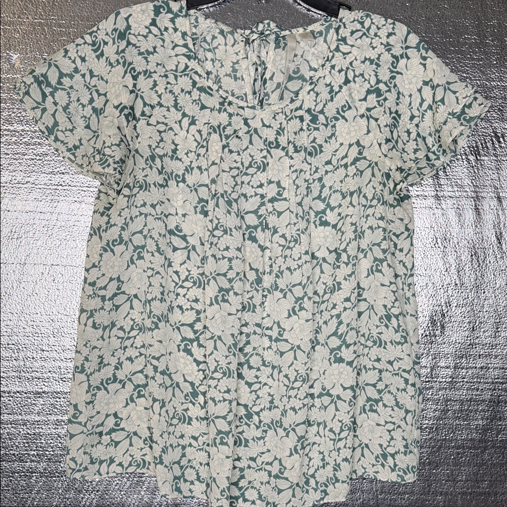 LC Lauren Conrad Green and Cream Floral Blouse